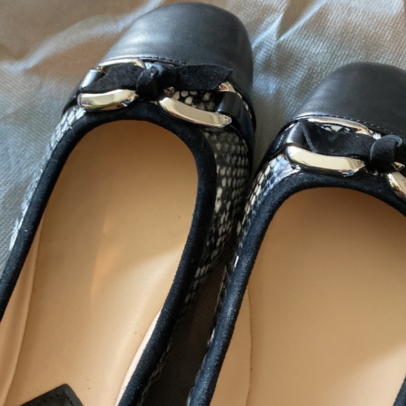 Isaac Mizrahi Flats-Snakeskin Black Style-New. Gifted-not my style. Spotless. - Picture 3 of 4